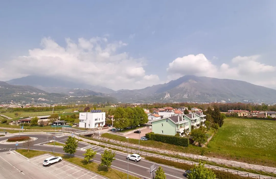Piazza Lira Schio Residence-1